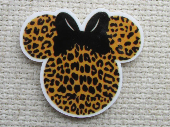 First view of the Animal Print Minnie Mouse Head with a Black Bow Needle Minder