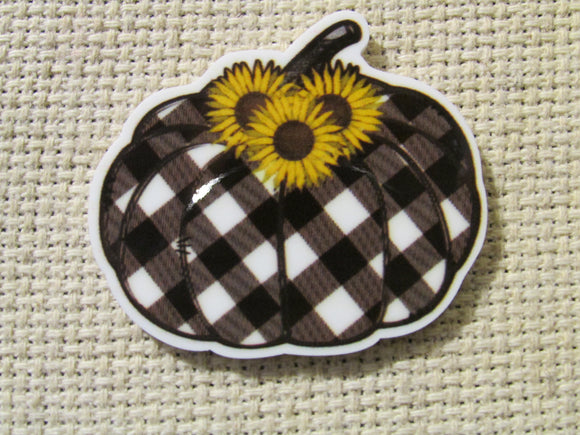 First view of the Black and White Plaid Sunflower Needle Minder