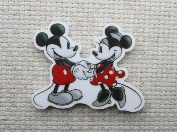 First view of the Minnie and Mickey Needle Minder