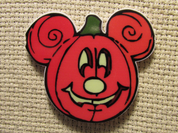 First view of the Mickey Mouse Head Pumpkin Needle Minder