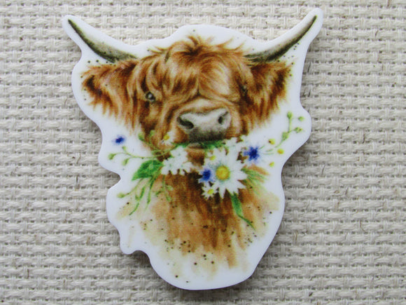 First view of the Highland Cow with White Daisies Needle Minder 