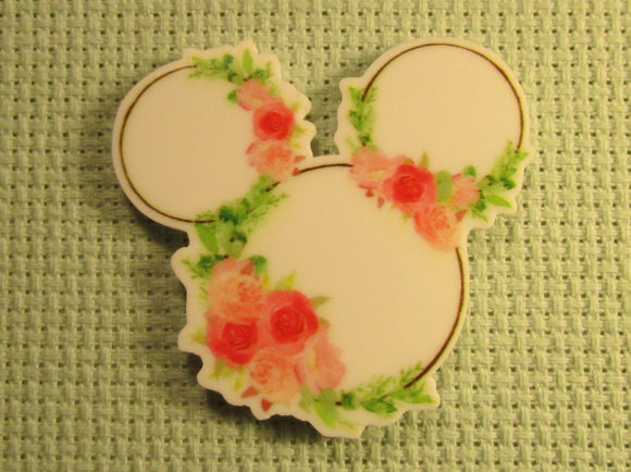 First view of the Roses Mouse Head Needle Minder