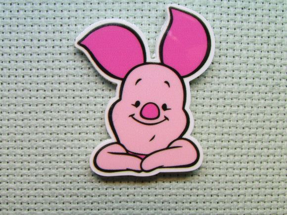 First view of the Smiling Piglet Needle Minder